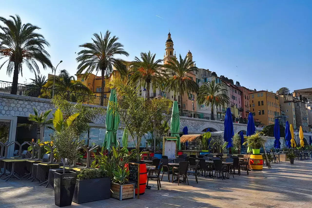 Tourism - Economic Benefits to local Restaurants